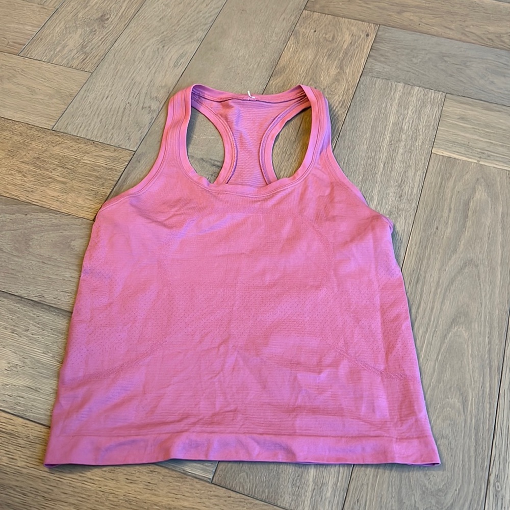 Lululemon pink tank